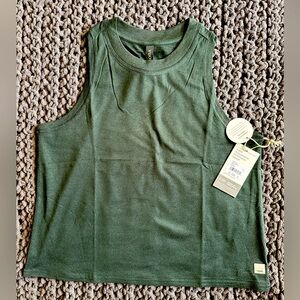 Vuori Energy Top in Aspen Heather (Green) Size Small NWT